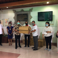 Penyerahan Donasi Alat Pelindung Diri ke RSUP Sanglah